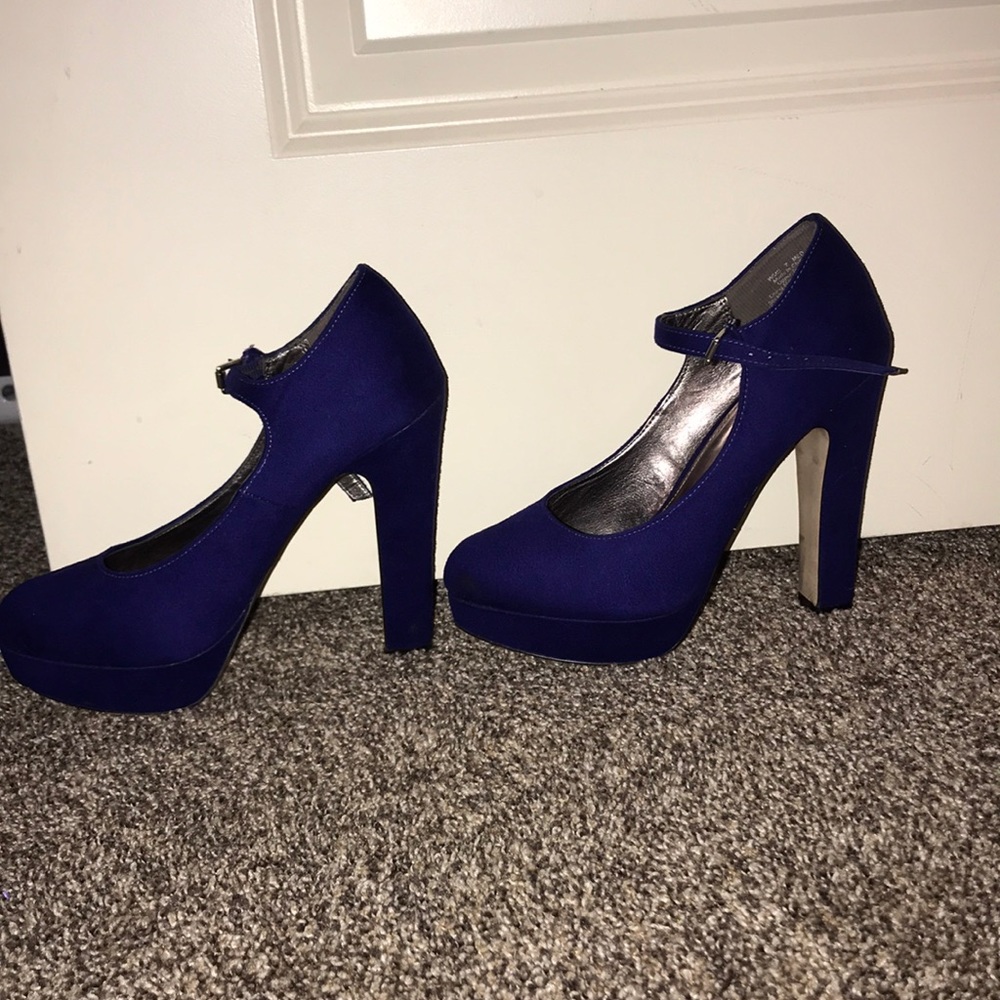Elle Pumps - Picture 4 of 4